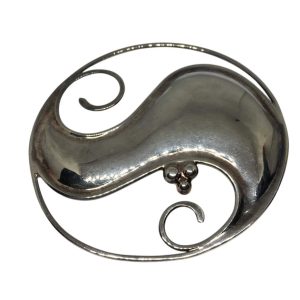 Forsølvet broche no 1
